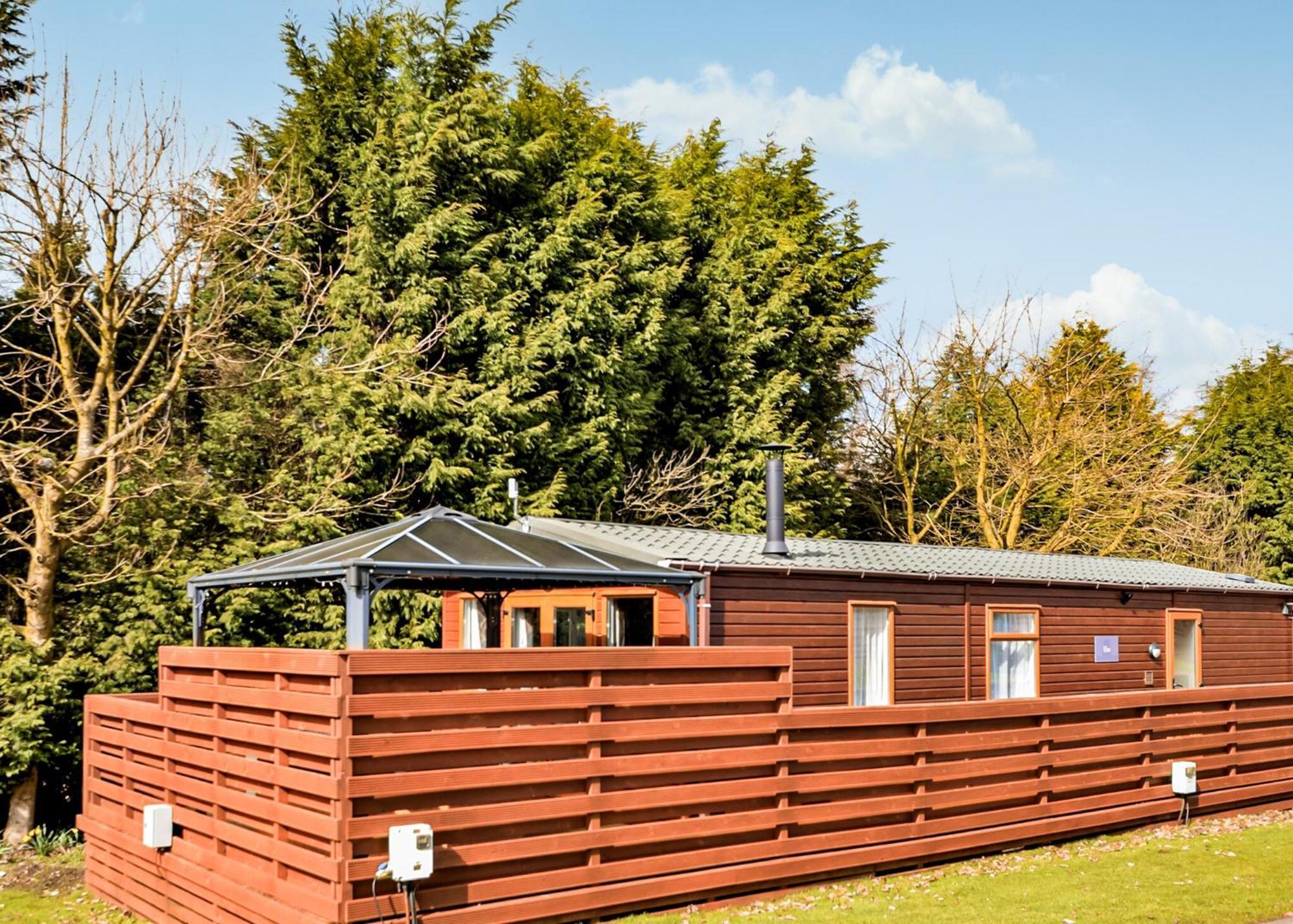 Longnor Wood Holiday Park Exterior foto